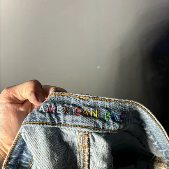 American Eagle Pride Denim Highest Waist '90s Boyfriend Short Size 8 - Picture 5 of 8